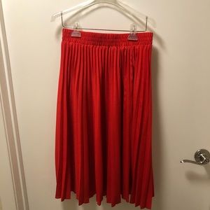 NWT Red T Tahari Pleated Pull On Skirt, XS